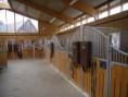 /album/die-anlage/stallungen-futterautomaten-jpg/